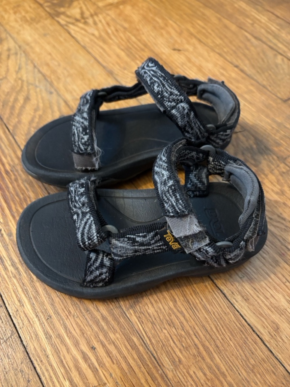 Teva Lava Black and Gray Strap Outdoor Sandals Toddler Size 7